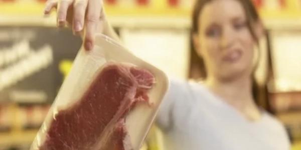 Опасная мясная продукция на прилавках и в школах Астрахани