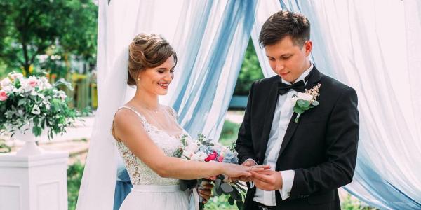 В Астрахани бум на церемонии выездных регистраций брака