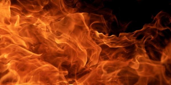 В Астраханской области в пожаре погибли двое детей, пострадали еще двое и их мать