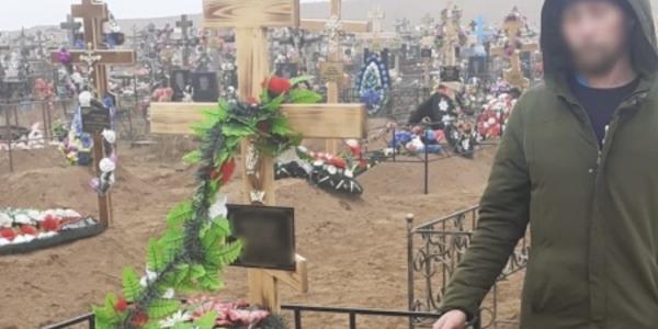 В Астраханской области мужчина воровал ограды с могил и продавал под видом новых