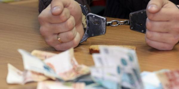 Астраханская прокуратура выявила растрату около 600 тысяч рублей, полученных за услуги ЖКХ