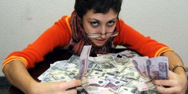 Астраханцы в месяц зарабатывают в среднем 43 тысячи рублей