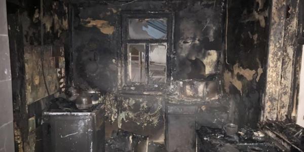 В Астрахани в пожаре погибли мать и сын 