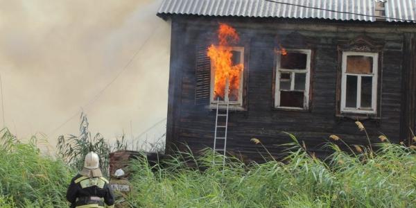 В Астраханской области произошёл крупный пожар