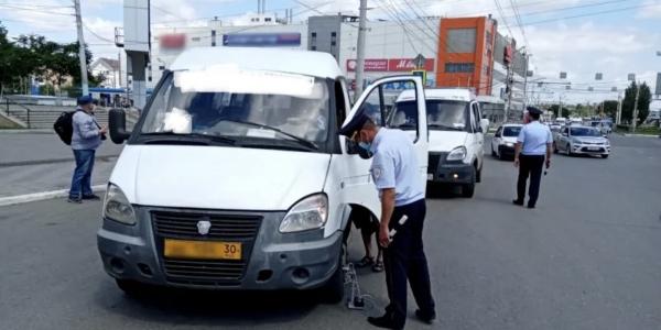 В Астраханской области водители общественного транспорта нарушили ПДД 397 раз