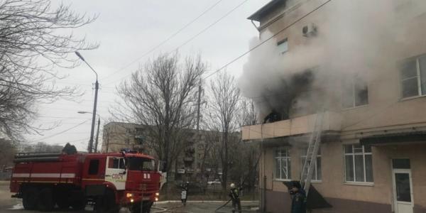 В Астрахани загорелась ординаторская в областной детской больнице имени Силищевой