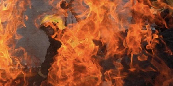 В Астрахани при пожаре на Фунтовском шоссе погиб мужчина