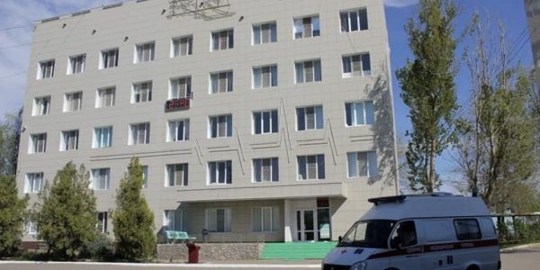 В Астрахани сотни медработников и пациентов замерзают в Кировской больнице