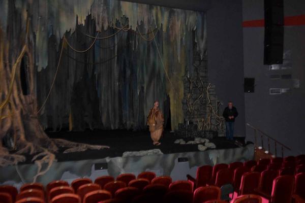 На сцене Астраханского Театра юного зрителя премьера спектакля по мотивам произведения Р.Киплинга «Книга джунглей»