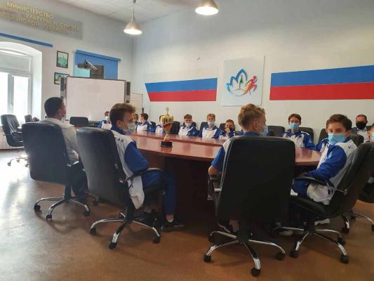 Это Спортивная Школа Олимпийского Резерва Астраханской области. Ранее ребята относились к обществу «Динамо».