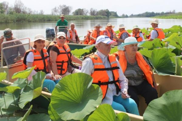 Астраханским пенсионерам организовывают бесплатные туристические поездки 