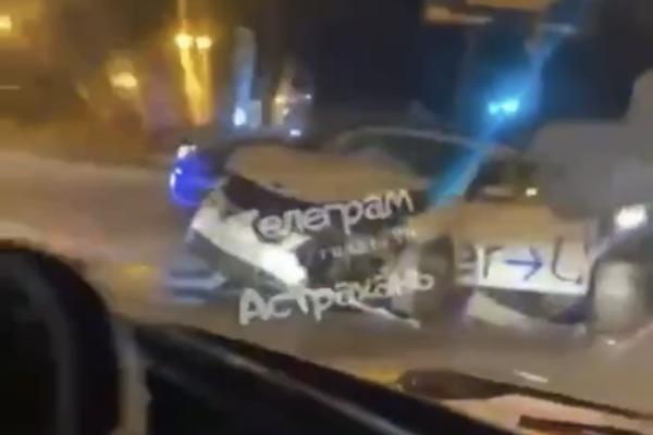 В ДТП на Адмиралтейской ночью столкнулись 4 автомобиля