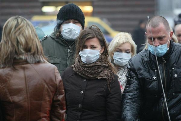 В Москве ввели штрафы за неправильное ношение масок в общественных местах