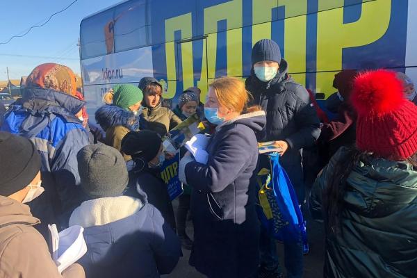 Владимир Жириновский отправил в Астраханскую область автобус помощи 