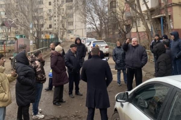 Жители дома на Васильковой получили ответы на свои вопросы