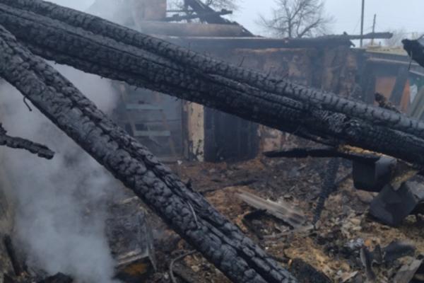Астраханец поджёг дом своей супруги после ссоры