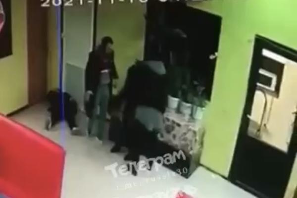 В Астрахани суд вынес приговор мужчинам, избившим девушек в кафе