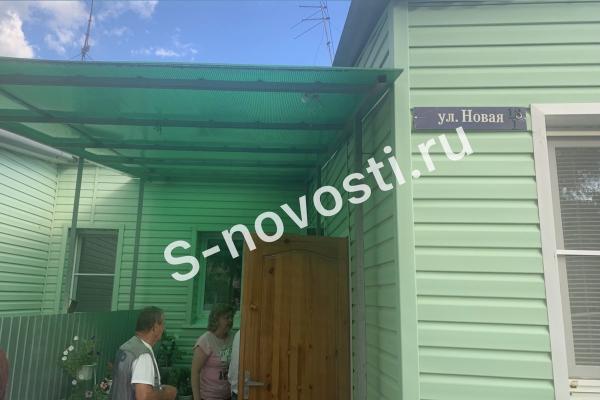 В Астрахани дом признали аварийным по фотографии