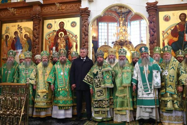 Губернатор Астраханской области поздравил Владыку Никона с тезоименитством