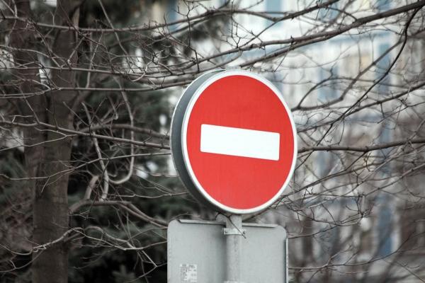 В Астрахани ограничат стоянку и движение автотранспорта 31 декабря и 1 января