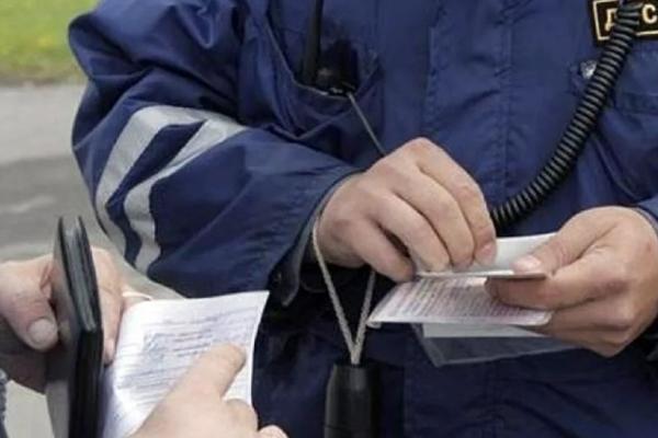 В Астрахани сотрудник ДПС 8 раз оштрафовал пешехода за несовершённые нарушения