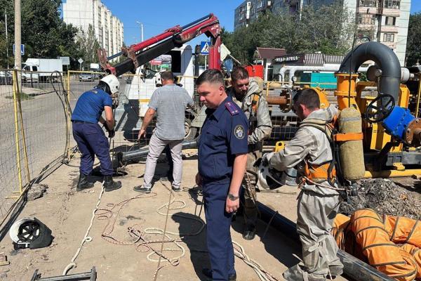 В Астрахани погибли двое рабочих при ремонте канализации на улице Куликова